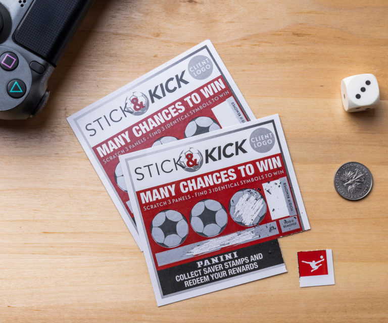 Kupon ze zdrapką i klejem do zwilżania